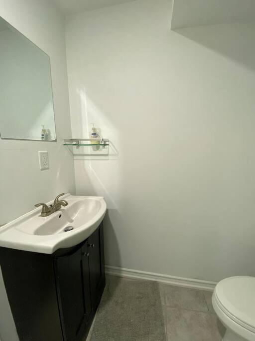 Adorable Quiet Open Concept Private Studio Suite Ajax Exterior foto